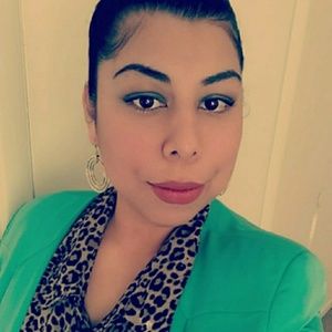 Meet your Posher, Naomi